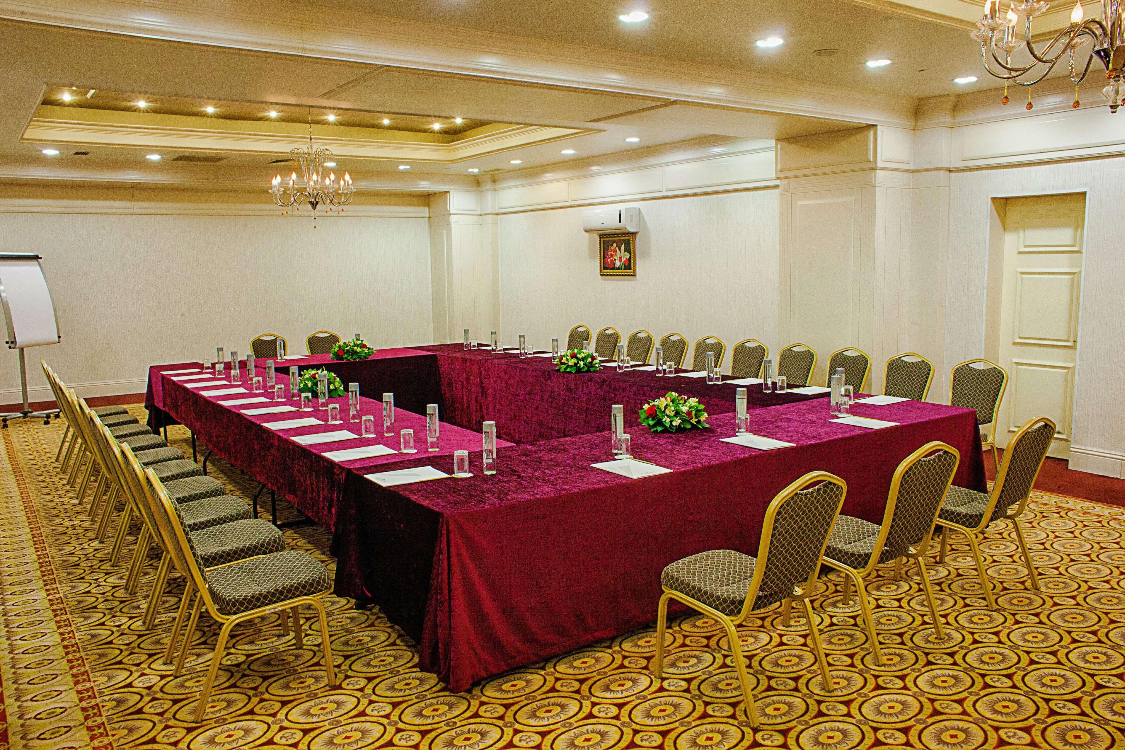 Rixos President Hotel Astana Eksteriør bilde