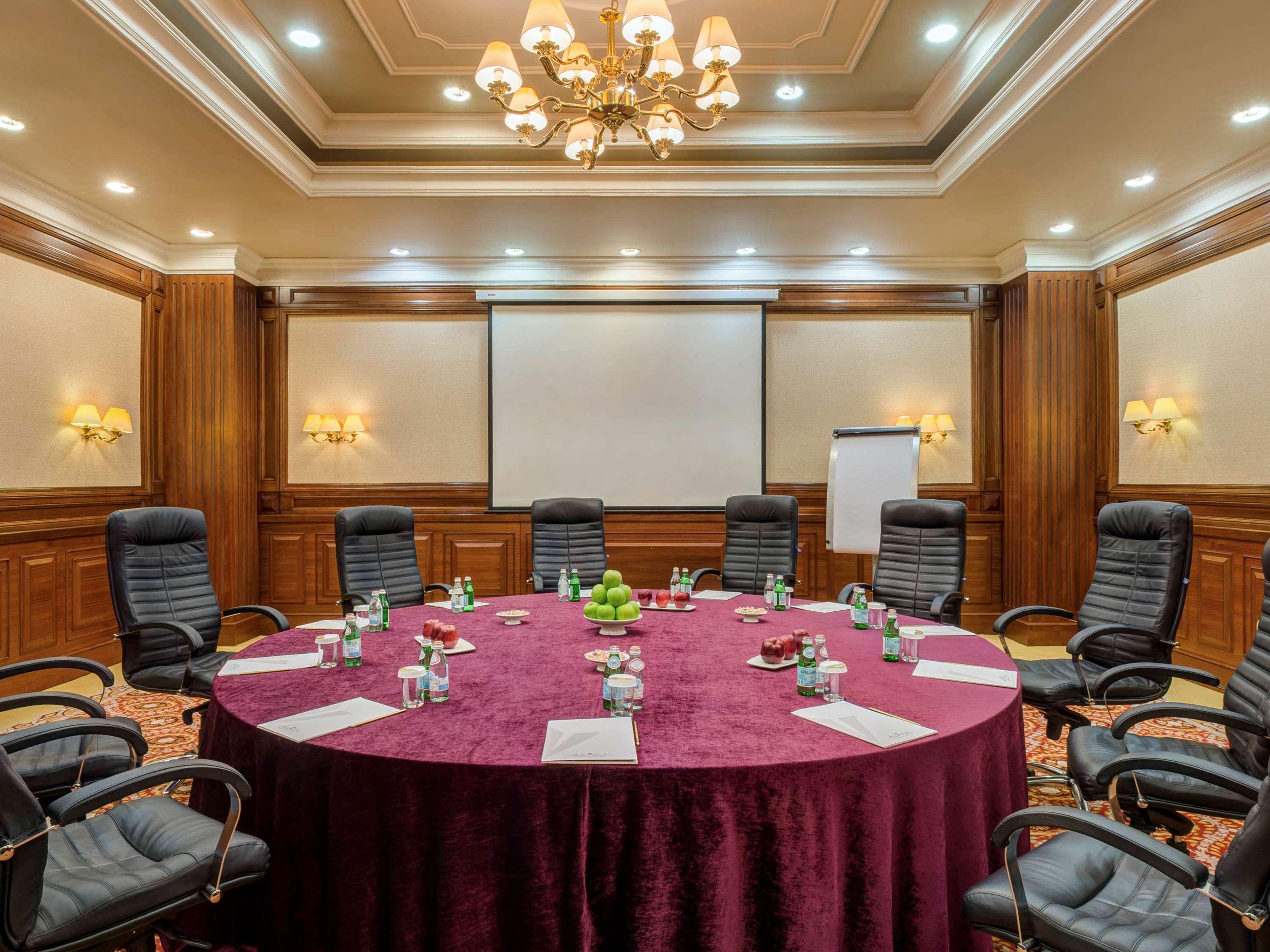 Rixos President Hotel Astana Eksteriør bilde